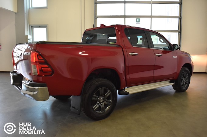 TOYOTA Hilux 2.8 D 4WD 4 porte Double Cab Lounge
